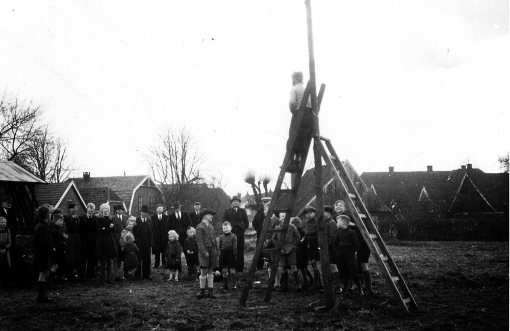 Paasvuur Wiptoen.jpg