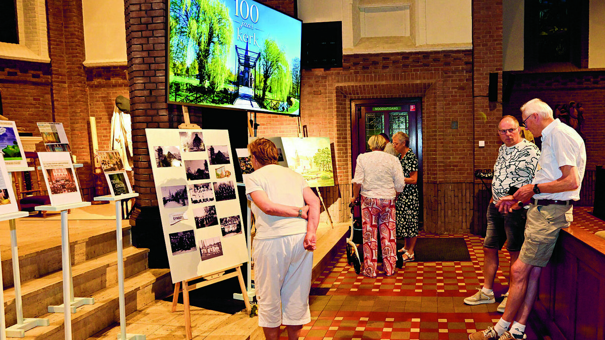 8 tentoonstelling 100 jaar kerk in beeld KL
