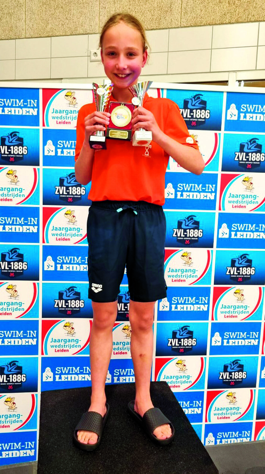 Lynn neemt namens De Dinkel mee aan de Speedo jaargangfinales in Leiden.jpg