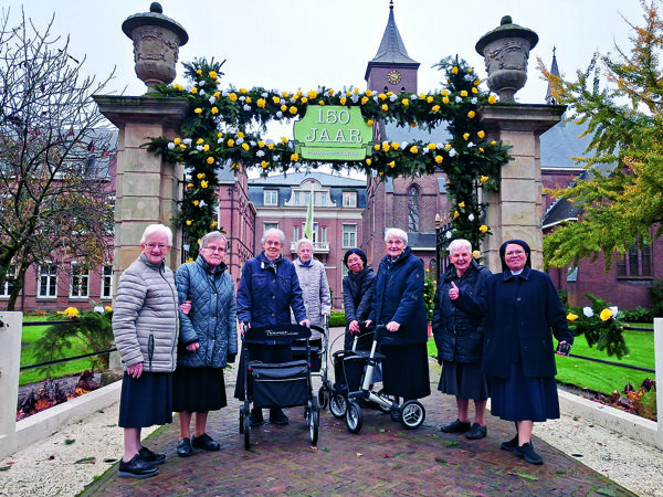 3. De zusters zagen dat het goed was..jpg