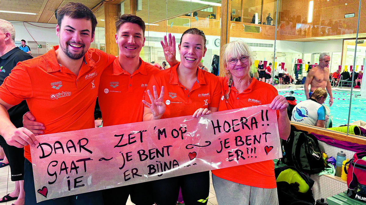 ONMK 2025 Aanmoediging vanaf de badrand.jpg