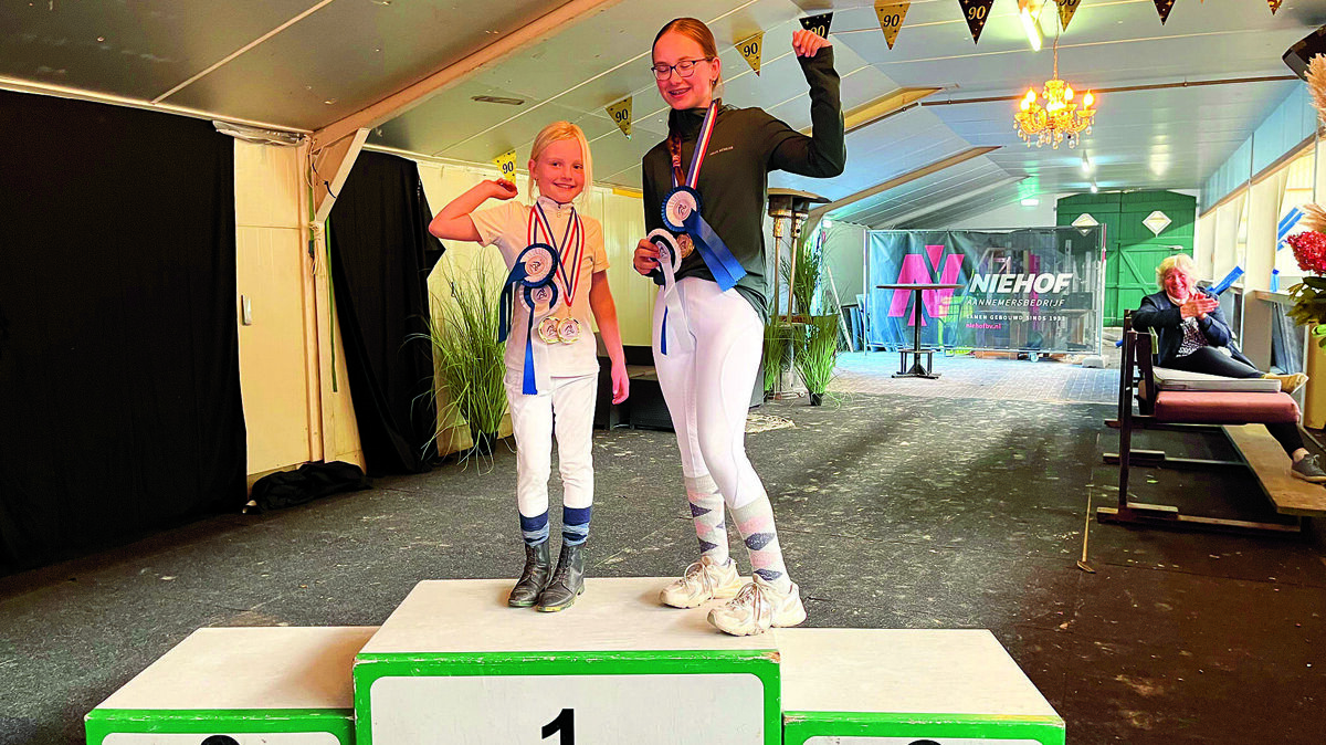 Linau Scholten en Femke Quinten  nieuwste leden, voor eerst meegedaan aan de bixi wedstrijden.jpg