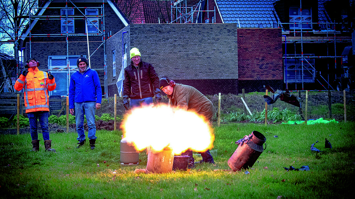 Carbidschieten Noord Deurningen 7 copy.jpg