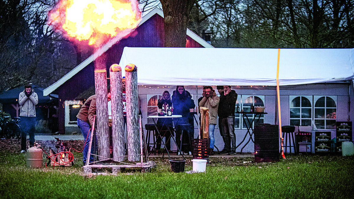 Carbidschieten Noord Deurningen 8 copy.jpg