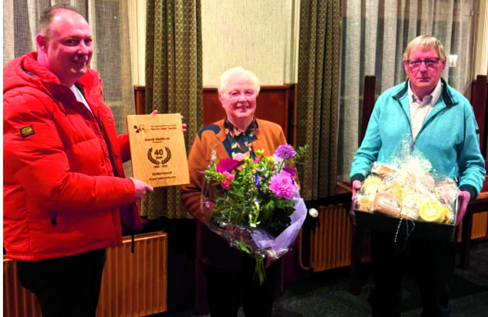 Gerrit Veldhuis 40 jaar bestuurslid en benoemd tot erevoorzitter[2]-2.jpg