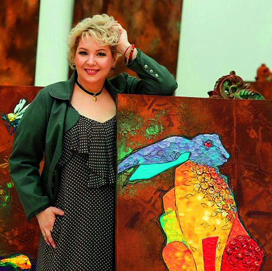 Oksana met een van haar laatste werken..jpg