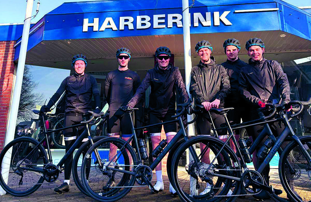 groepsfoto wielrennen.jpg